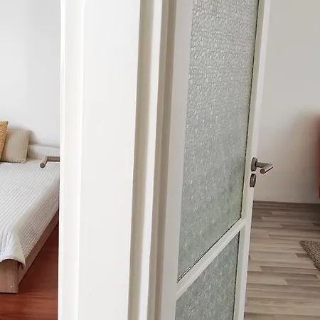 Szechenyi Apartman דירה שיופוק