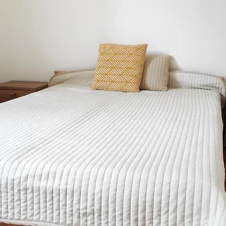 Szechenyi Apartman דירה *