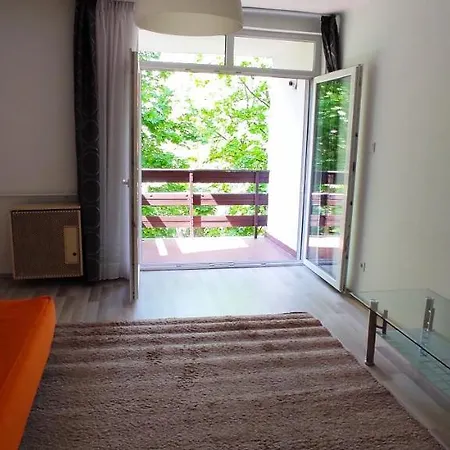 Szechenyi Apartman דירה